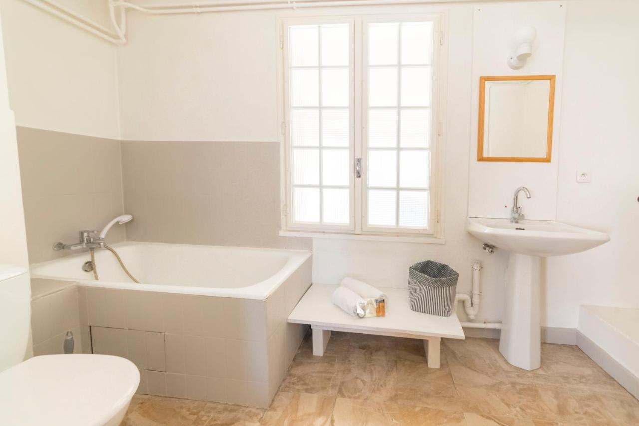 אביניון Appartement De Charme - Vue Sur Remparts - Wifi Gratuit - Parking Payant A Proximite מראה חיצוני תמונה